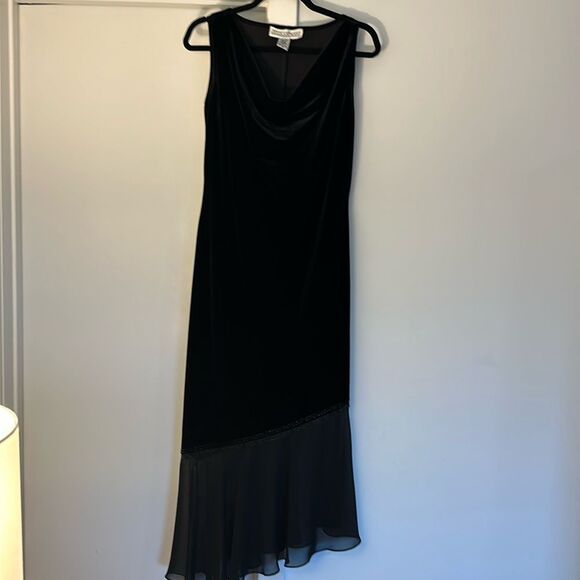 Vintage 90's Jessica‎ Howard Black Velvet Maxi Dress w/ Asymmetrical Hem & Beads - Picture 1 of 8